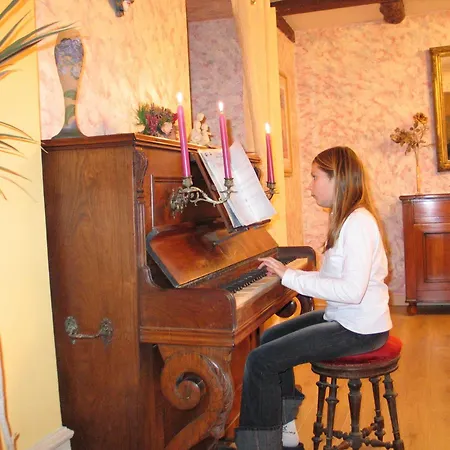 D'hotes Les Charmettes Bed & Breakfast